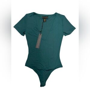 Contouring Bodysuit House of Harlow Green short sleeve XS NWT Fall Girly Glam